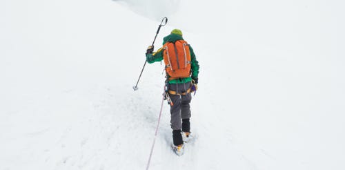 Les clous Best-Grip pour chaussures de randonnées en montagne enneigée